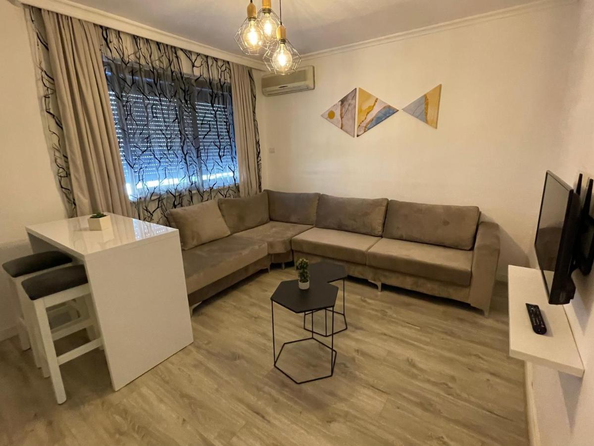 Centre View Apartment Tiranë Luaran gambar